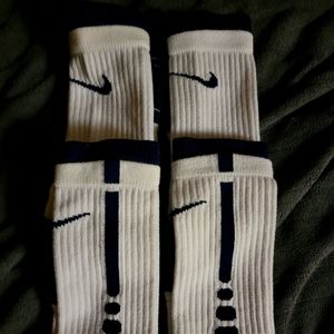 Nike 2 layer elite socks lot 21-020